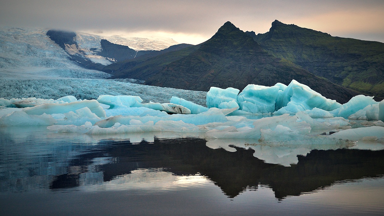 Foto: Fjallsjökull - Midaftanstindur - Fjallsárlón - Island - září 2021